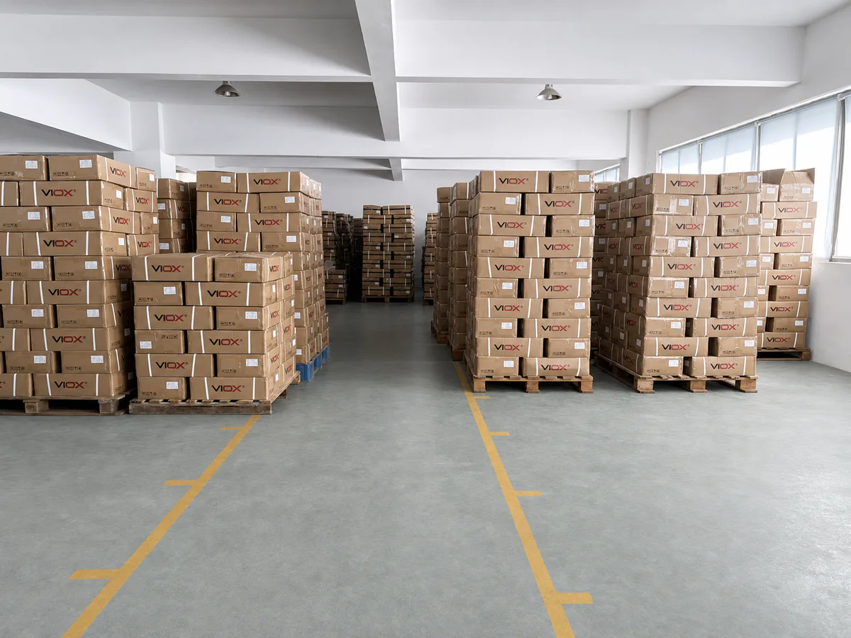 VIOX finished-product warehouse