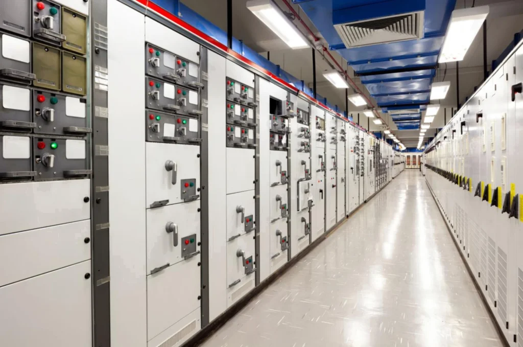 Low-voltage switchgear and electrical distribution panel room